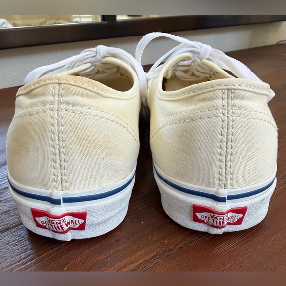 Vans Authentic Sneaker in Off-White - Picture 4 of 6